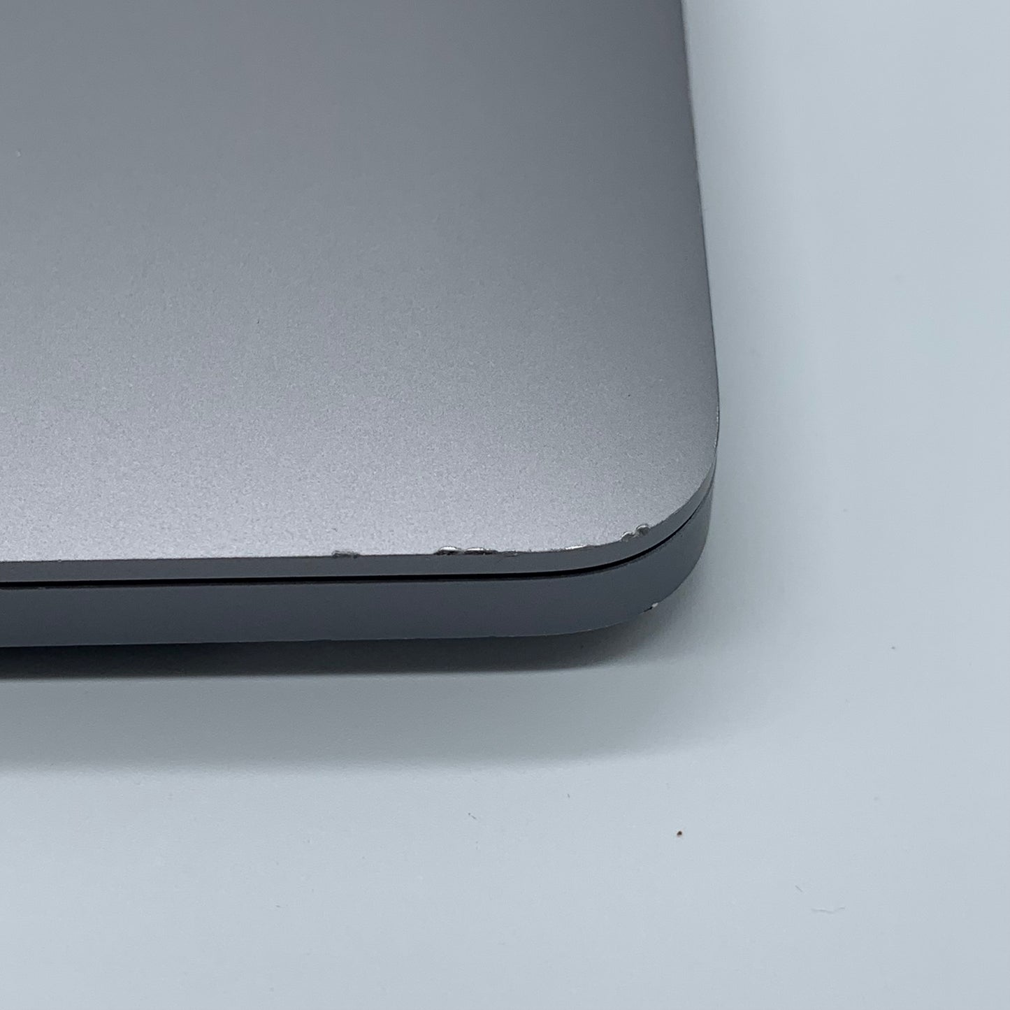 2019 Apple MacBook Pro 16" i9 2.4GHz 32GB RAM 512GB SSD Silver A2141