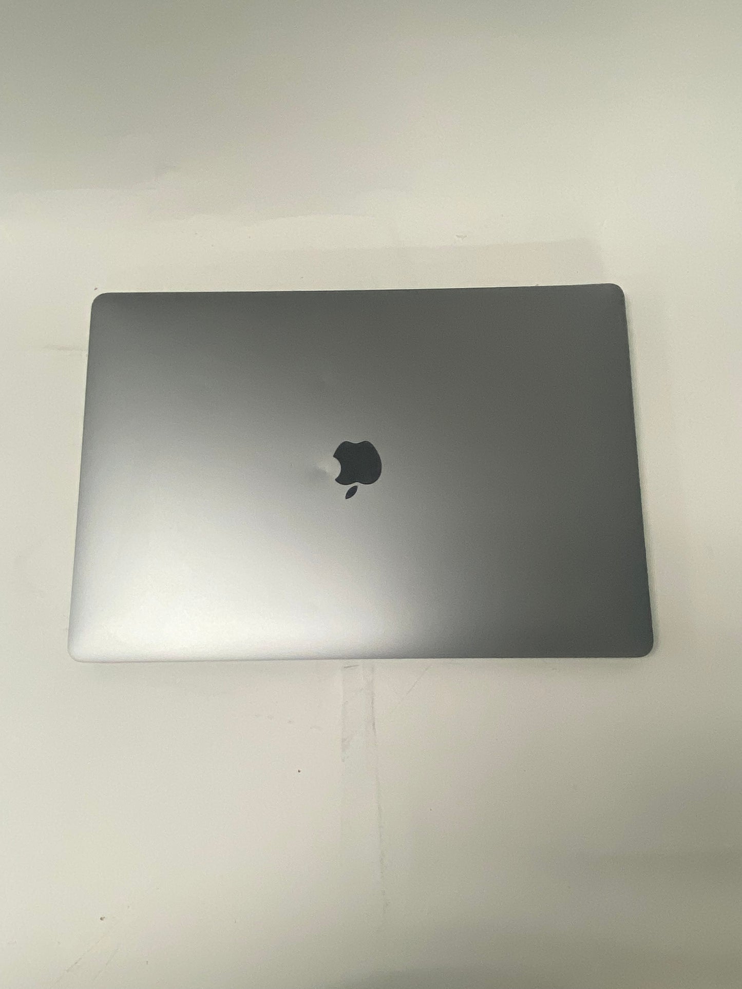 2019 Apple MacBook Pro 16" i7 2.6GHz 16GB RAM 512GB SSD Space Gray