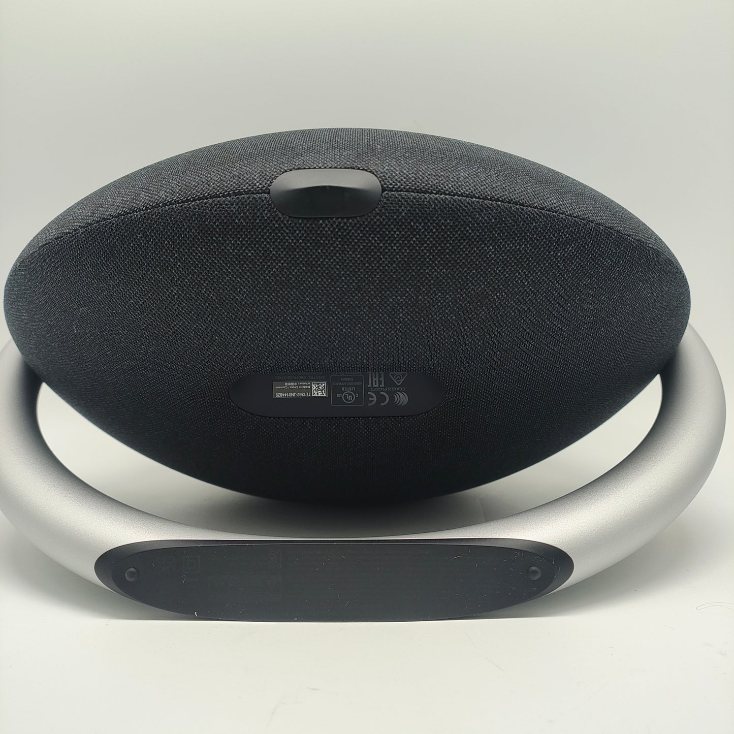 Harmon Kardon Onyx Studio 8 Portable Bluetooth Speaker Black